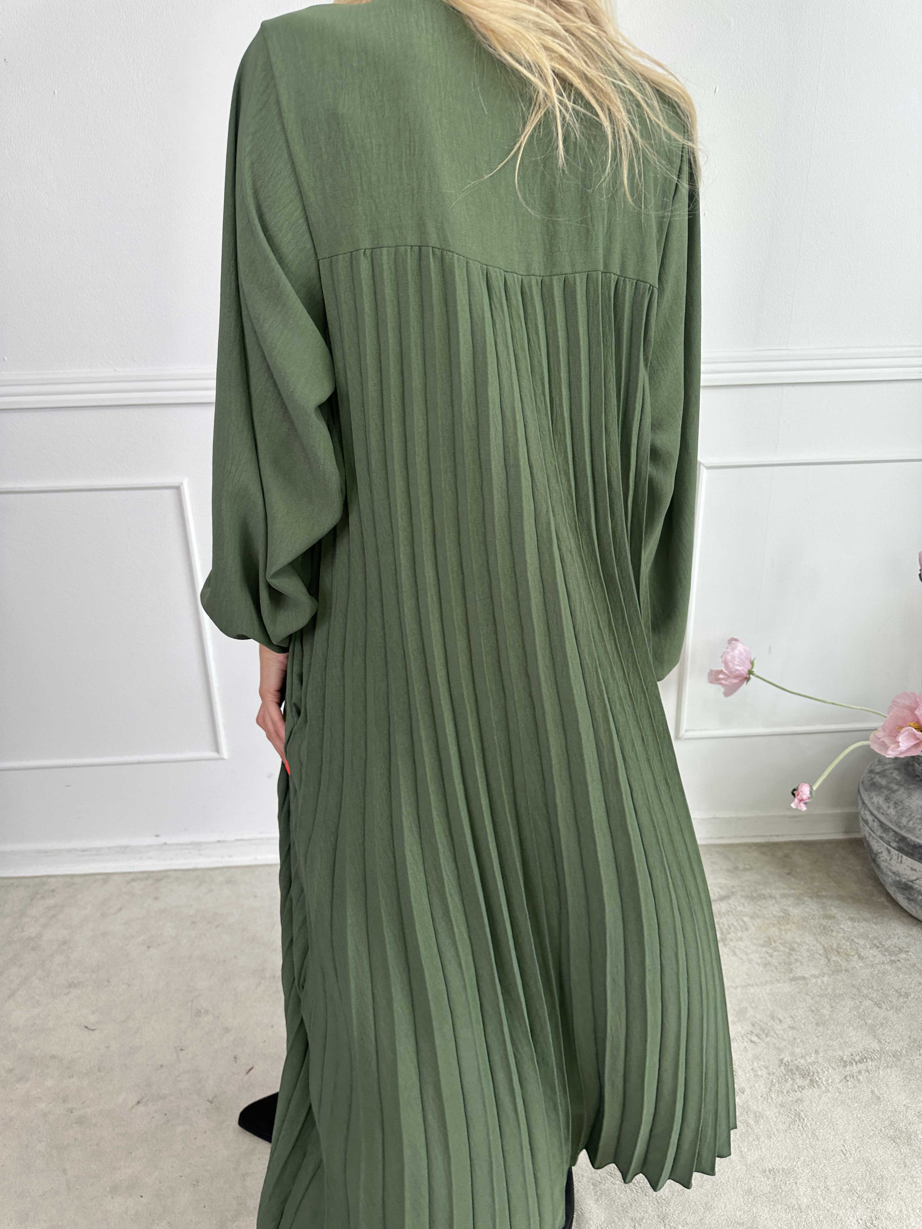 Nancy Long Sleeve - Lang kjole med plisseringer og lommer